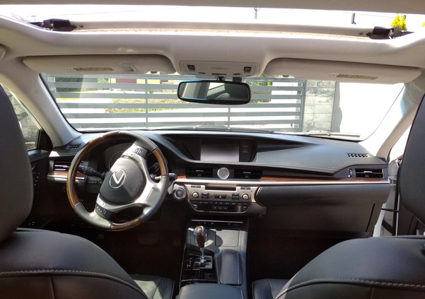 Lexus ES cena 74900 przebieg: 163000, rok produkcji 2013 z Brzesko małe 254